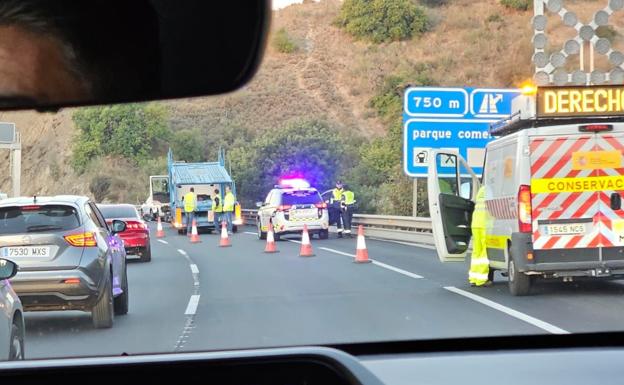 Imagen del camión averiado este martes.